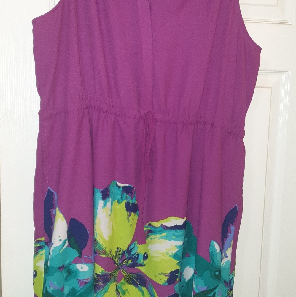 Sleeveless floral dress